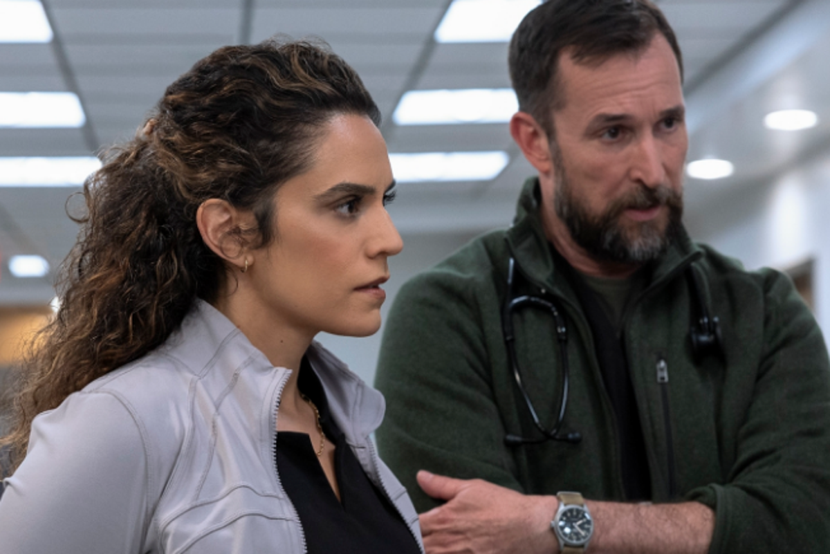 Noah Wyle on set, reflecting on the brilliant decision that made The Pitt a success, with a unique blend of colour and creativity that brought the story to life