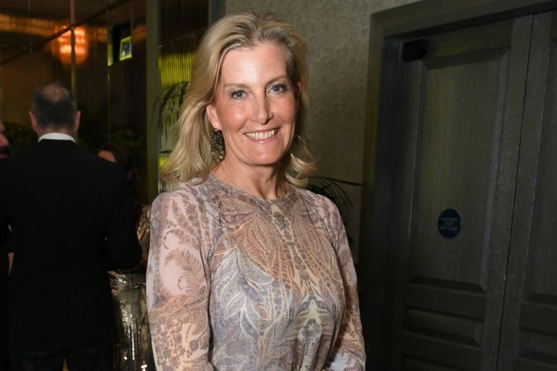 A photo of Sophie and the Royal Family at a previous Easter service, with a mix of bright colours and sombre expressions, highlighting the family's behaviour and body language