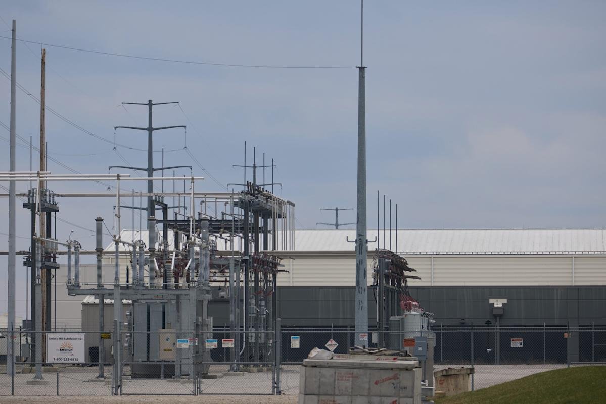 AI boom sparks debt in ultrasafe market