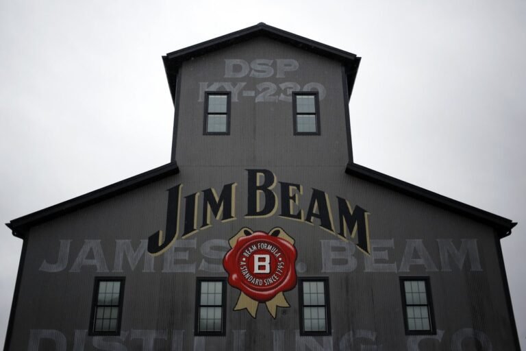 jim beam bourbon whiskey production