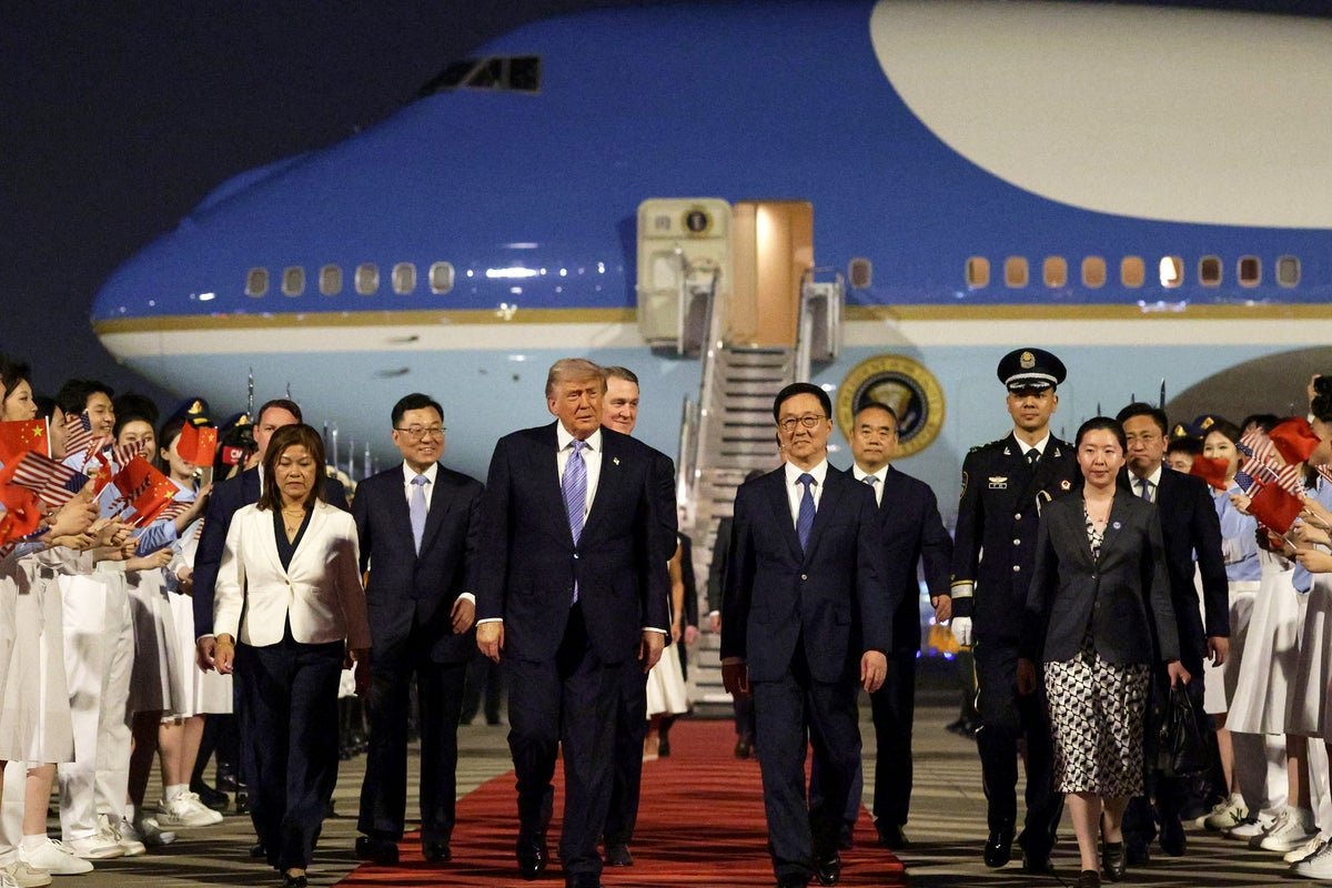 Donald Trump and Chinese President Xi Jinping shake hands during a diplomatic visit, symbolising the complex and multifaceted nature of US-China relations, with a focus on cooperation and mutual understanding, as they navigate the intricacies of their partnership, against the backdrop of a rapidly changing global landscape, with the colour of their relationship being a significant indicator of what's to come