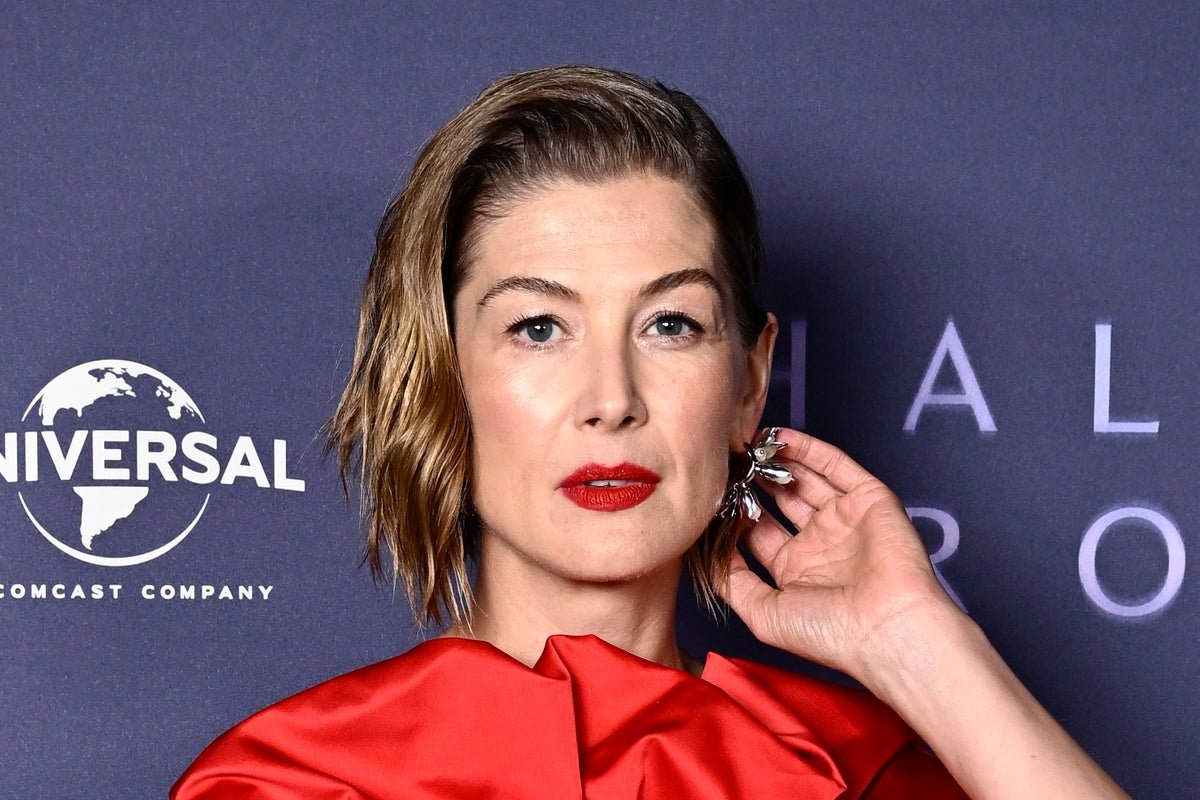 Rosamund Pike, a British actress, speaks out on her experiences with nude scenes in film, highlighting the need for greater respect and equality in the industry, with a focus on the film industry's treatment of women and the impact of nude scenes on female stars