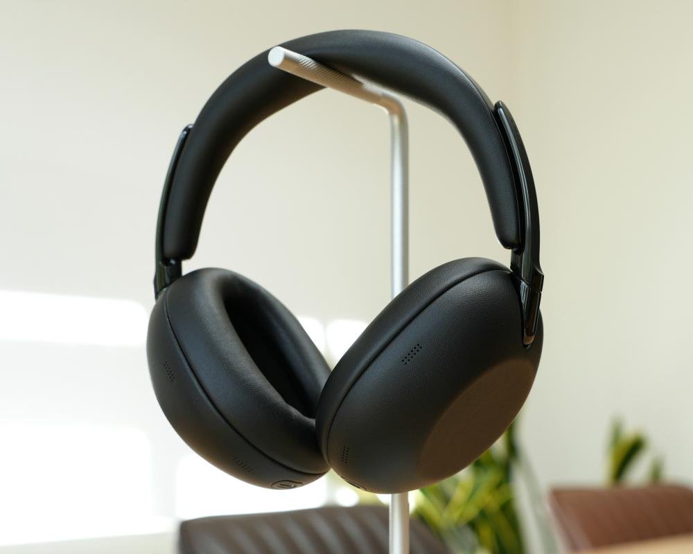 The Sony 1000XX Collexion headphones are a symphony of comfort and luxury, with sleek design and advanced noise-cancelling technology, perfect for music enthusiasts and gamers alike, featuring a range of colours and a long-lasting battery life