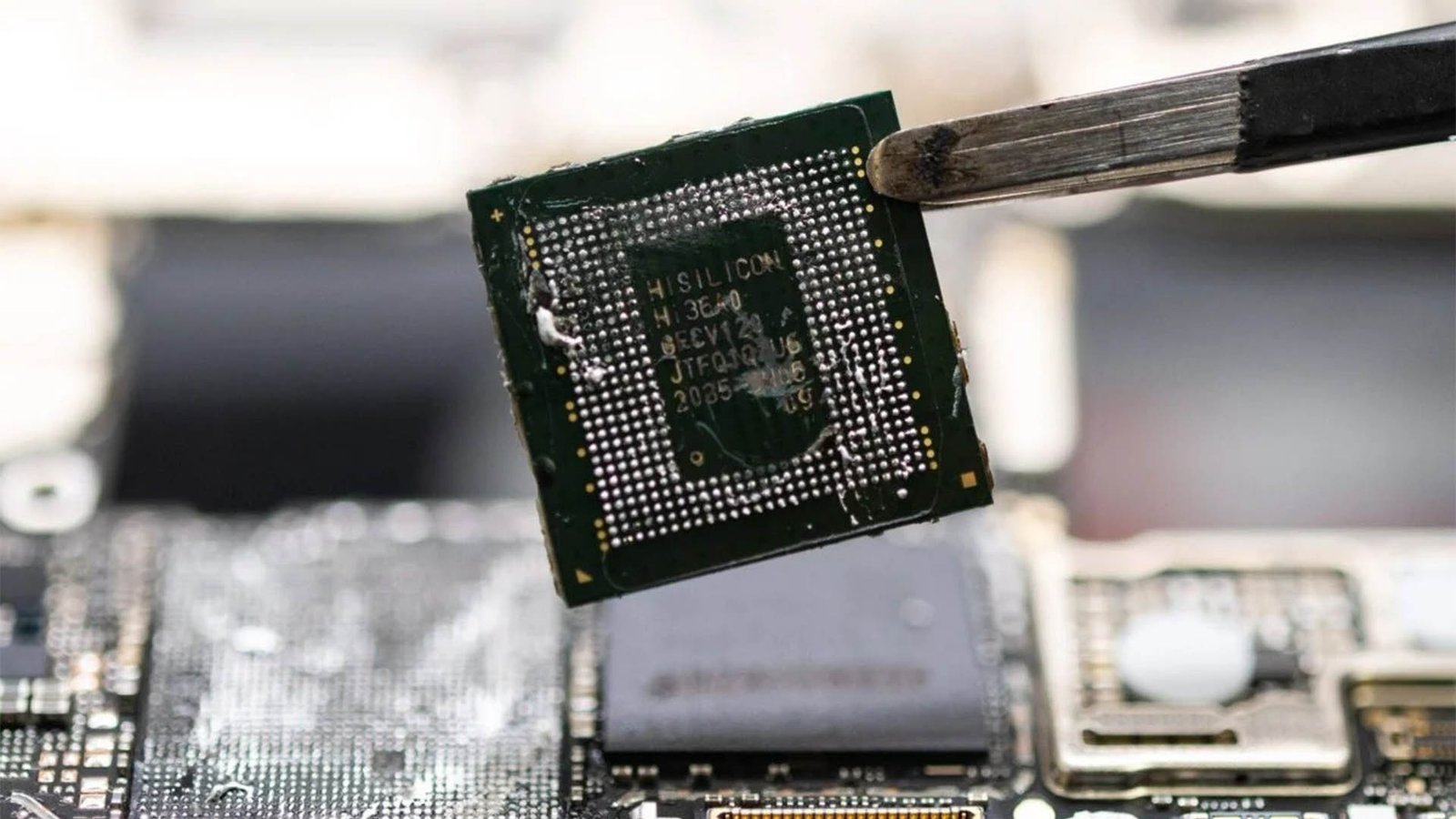 Huawei's LogicFolding Design technology enables a 53.5% increase in transistor density and a 12.7% frequency boost, paving the way for more efficient and powerful chipsets in the UK