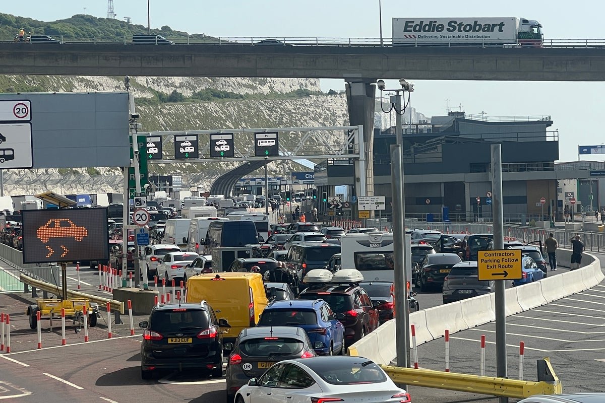 A descriptive image of a border control system in the UK, with a focus on the entry-exit system and the need for a bespoke solution to ensure efficient and secure border management, highlighting the primary keyword phrase 'entry-exit system'