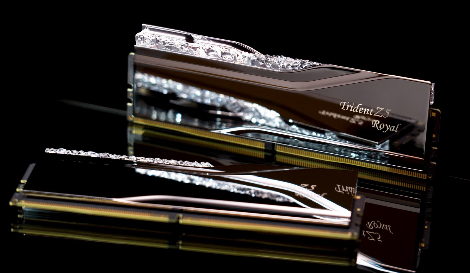 A close-up of a CPU with the Rambus DDR5 solution, showcasing its high-speed memory capabilities and advanced Gen2 CKD chipset, which is set to transform the UK tech industry with its unparalleled performance and efficiency