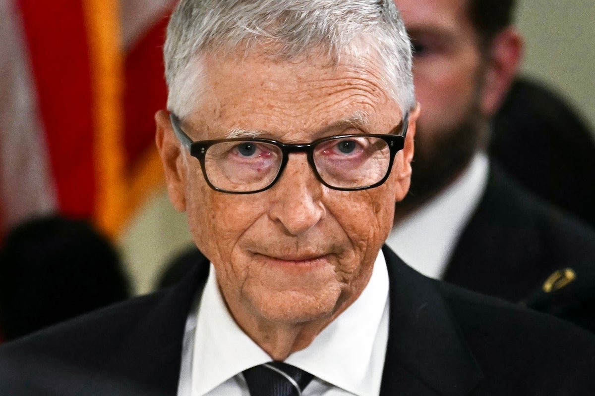 A photo of Bill Gates and Jeffrey Epstein, with a caption describing the sensitive information that Epstein possessed about Gates' extramarital affairs, highlighting the primary keyword phrase 'pressure campaign'