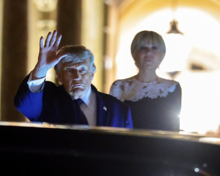 Donald Trump and Iranian leaders negotiating the Iran deal, a historic agreement aimed at curbing Iran's nuclear programme, with a complex and delicate diplomatic process, requiring careful handling and nuanced approach to resolve, and having far-reaching consequences for global peace and security