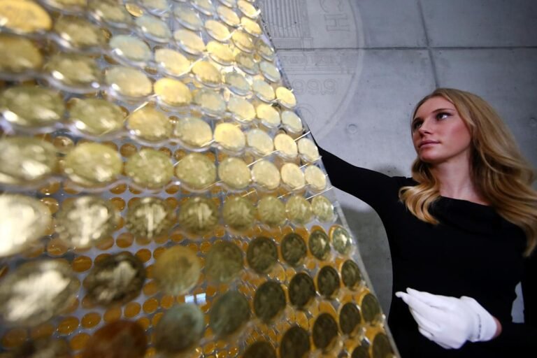 Gold price surges amid US-Venezuela tensions