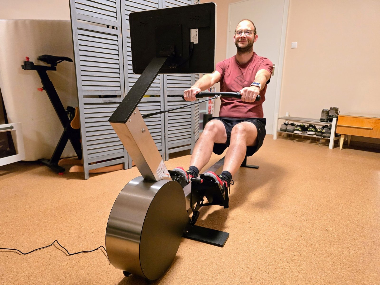 Smart rowing machine with large display