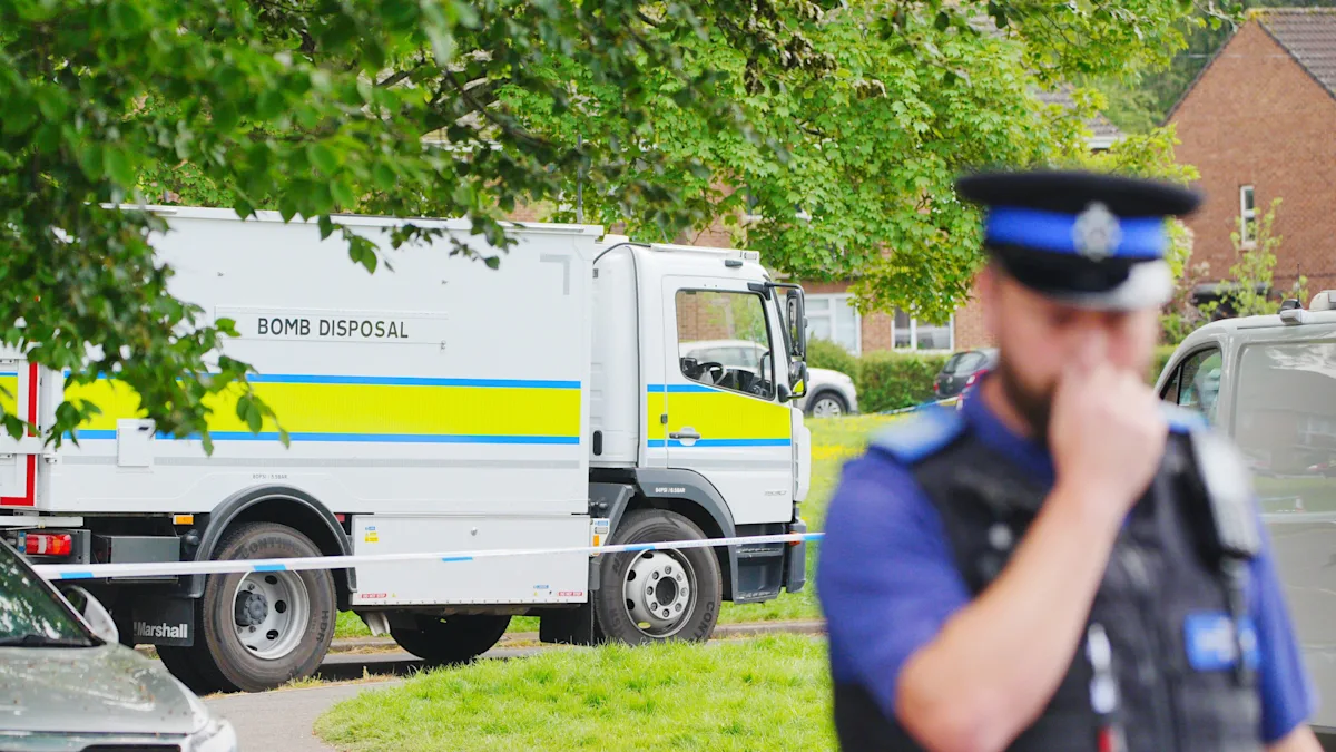 A devastating explosion has occurred, resulting in loss of life and injury, with emergency services responding quickly to the tragic incident, primary keyword: explosion