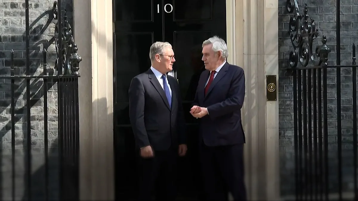 Labour Party leader Keir Starmer meets with Gordon Brown and Harriet Harman to discuss their new roles, bringing a wealth of experience to the party and shaping its future direction with their expertise