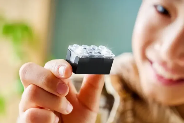 Lego electronic smart bricks innovation