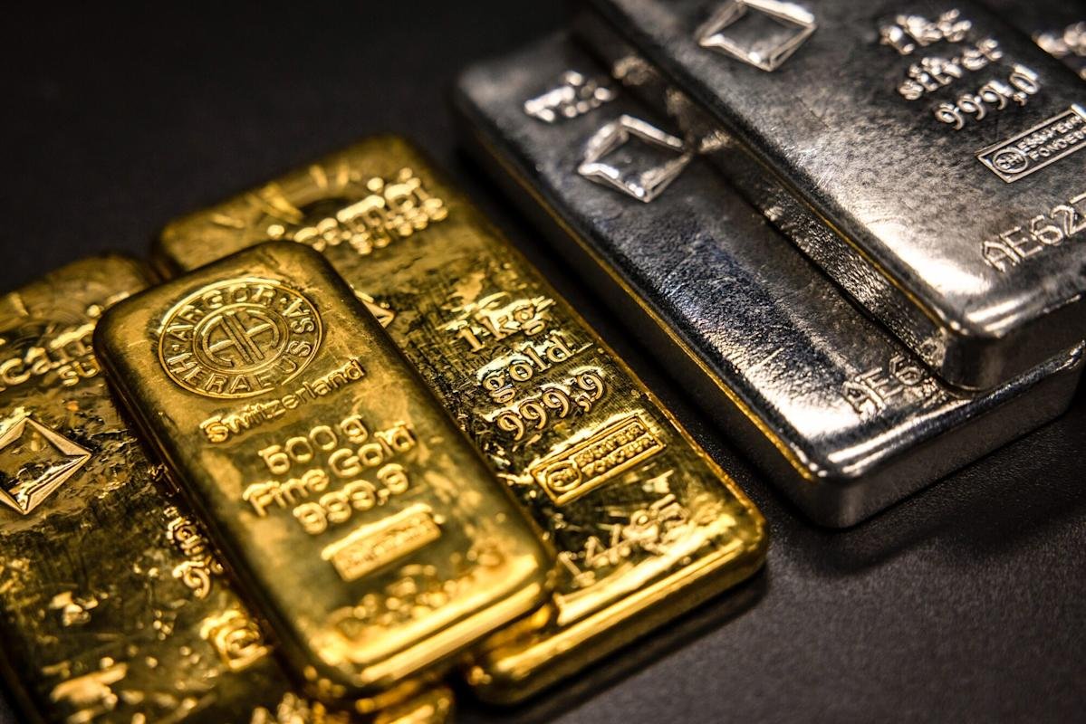 UK gold and silver market trends