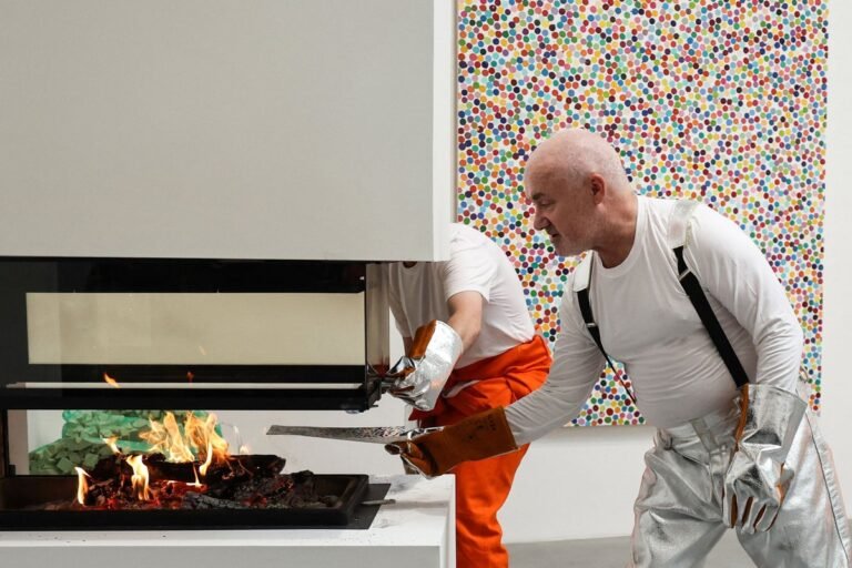 nft market graph collapse