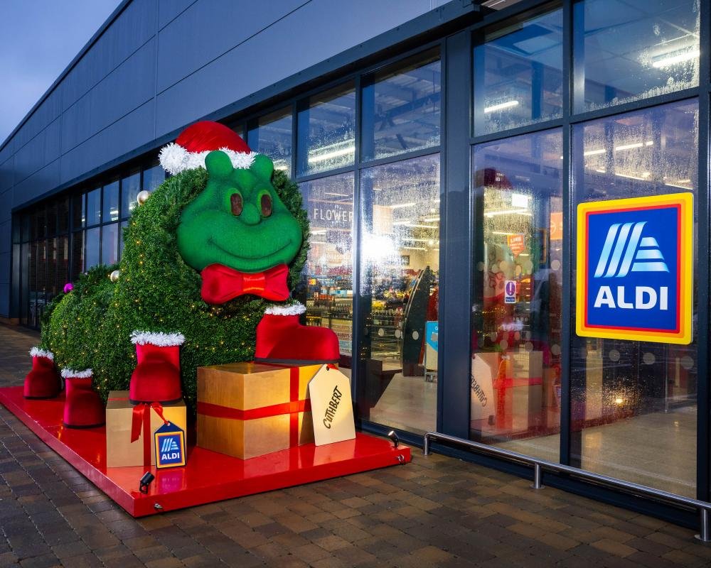Aldi store front with Christmas decorations