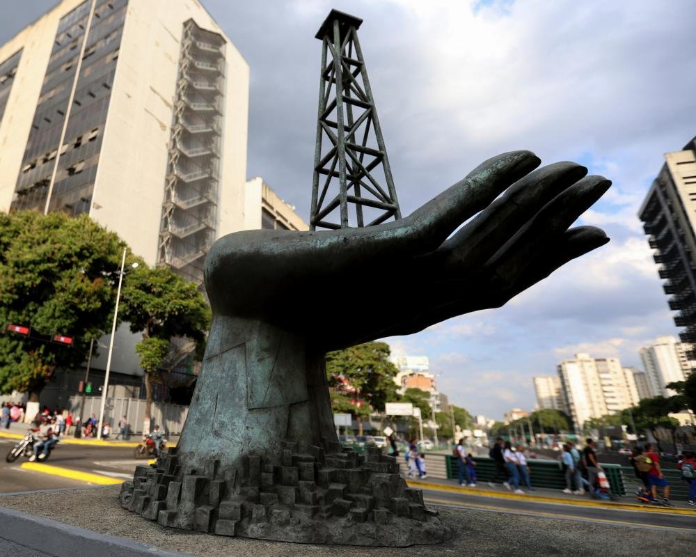 Venezuela oil reserves boost UK energy stocks