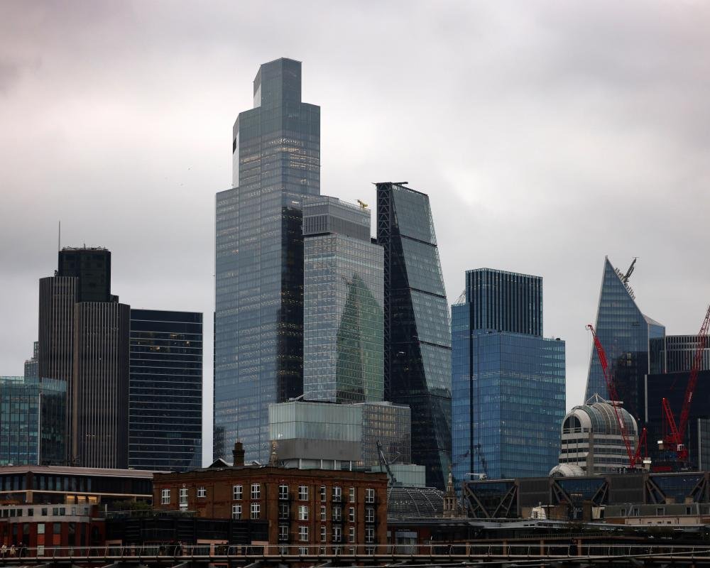 FTSE 100 CEO pay gap