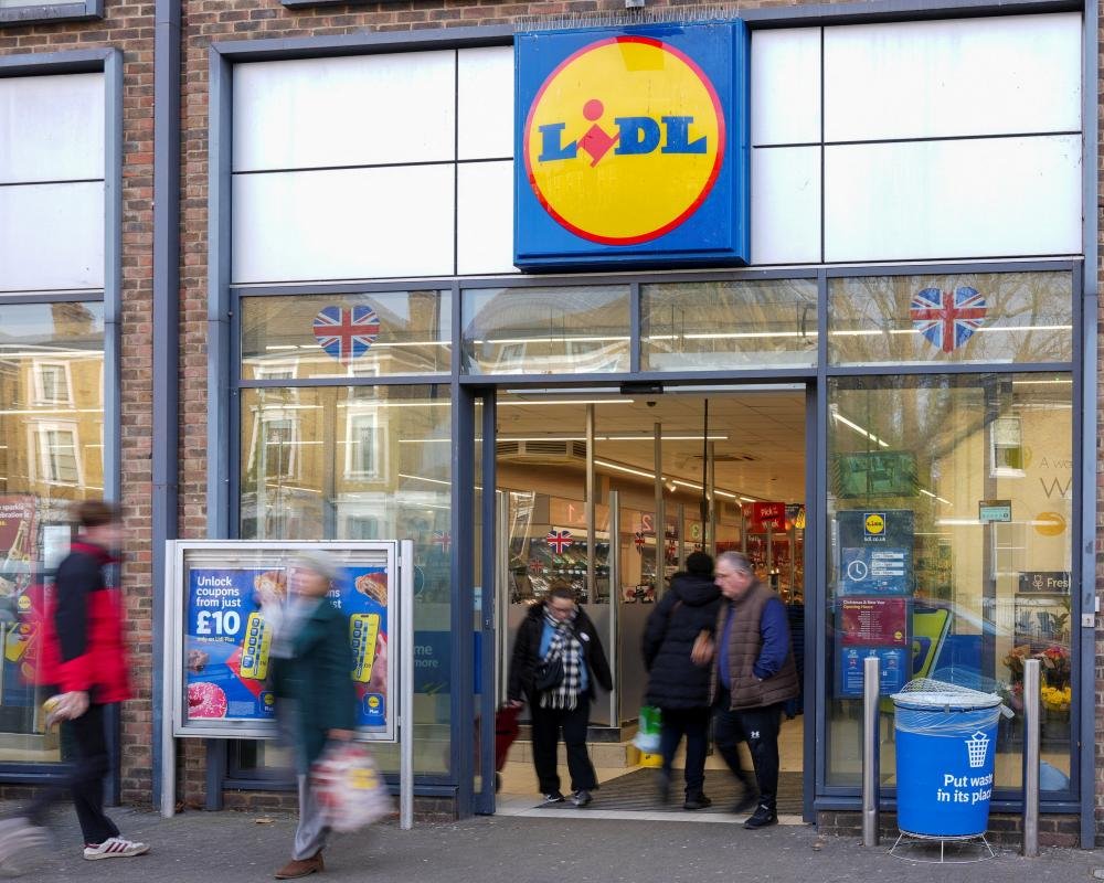 Aldi and Lidl smash christmas sales records