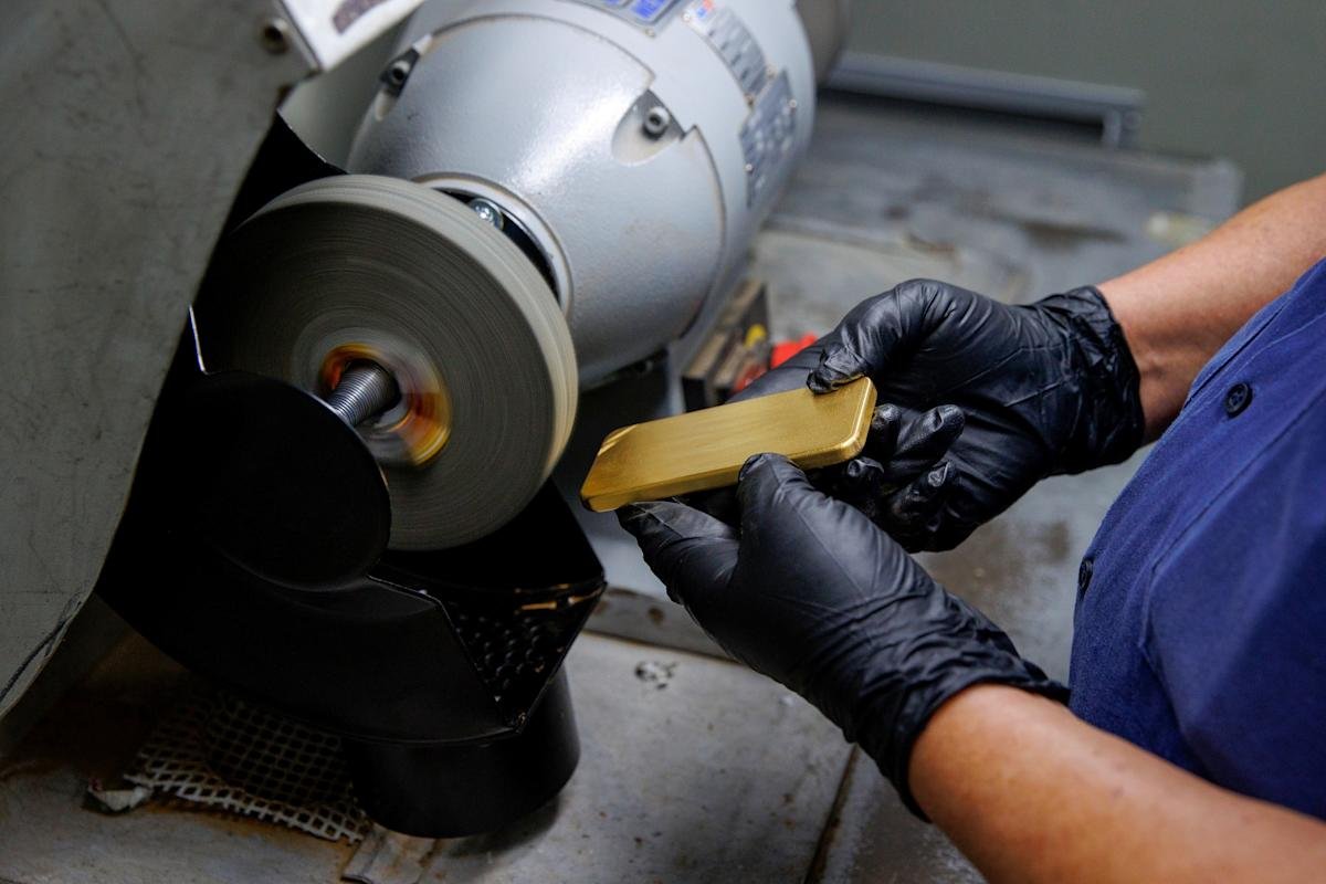 UK metal prices plummet amid volatility