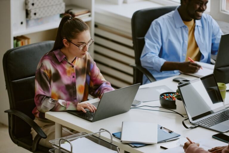 gen z workers in short-term jobs