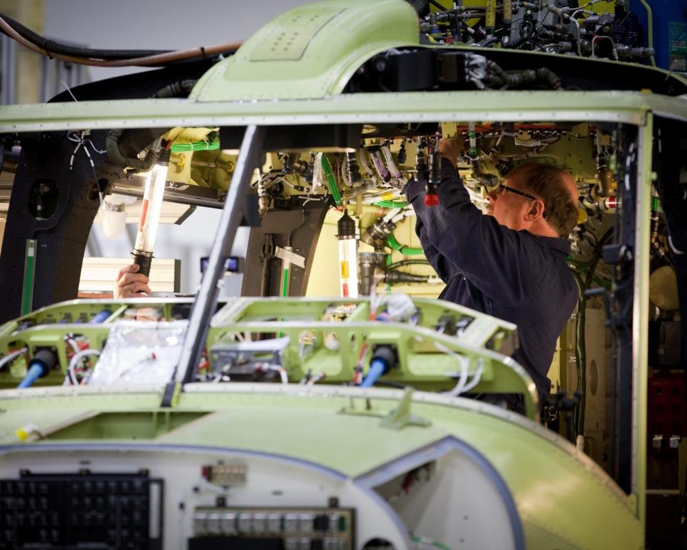 UK defence jobs at risk over helicopter order