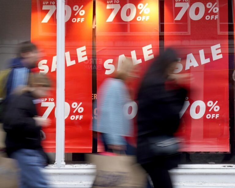 UK retail sales decline in December